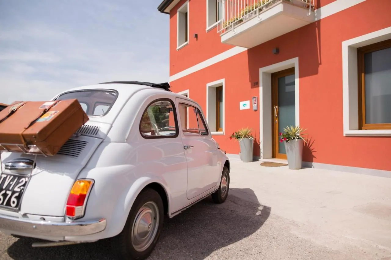 Guest House Bella Onda 2*, Tessera Italy